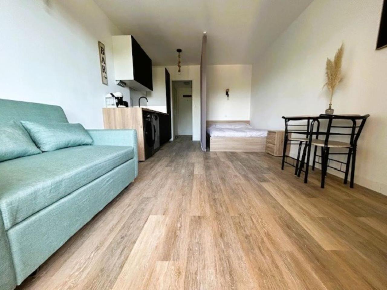 Port 2 Personnes 2 Enfants Vue Hippodrome Appartement